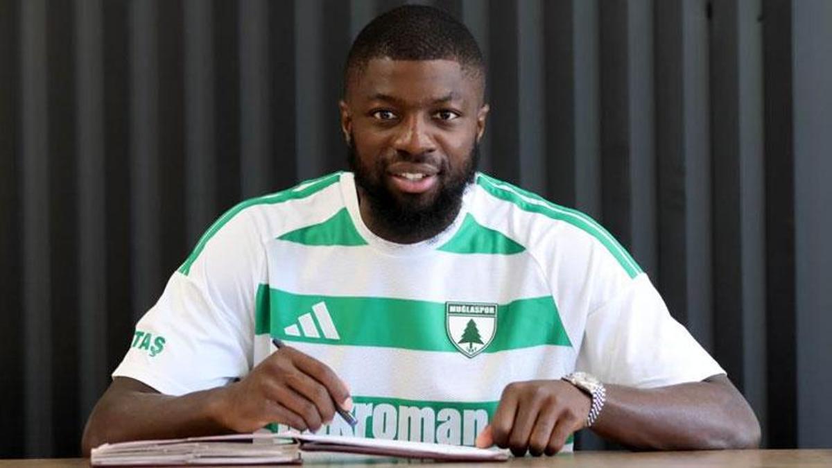 Muğlaspor'dan forvet transferi! Milli golcü sözleşmeye imza attı