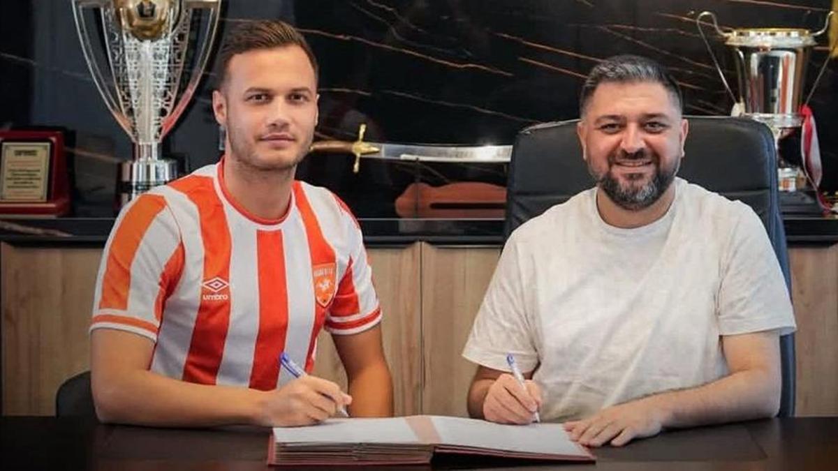 Adana 01 FK'dan transfer çılgınlığı! Eskişehirspor'un yıldızı imzayı attı