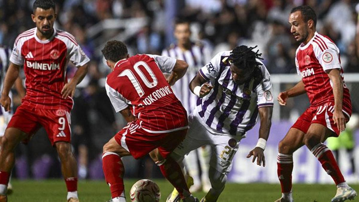 Ankara Keçiörengücü - Ümraniyespor maçında 4 gol var kazanan yok