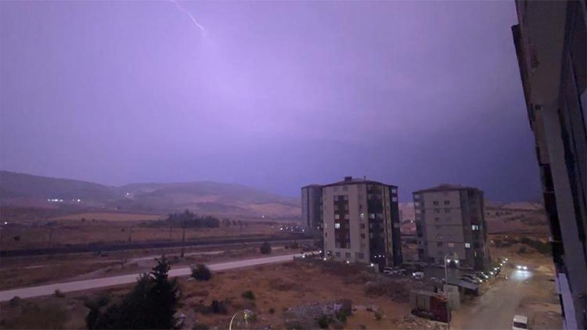 Gaziantep’te ‘şimşek fırtınası’! Gece gündüze döndü