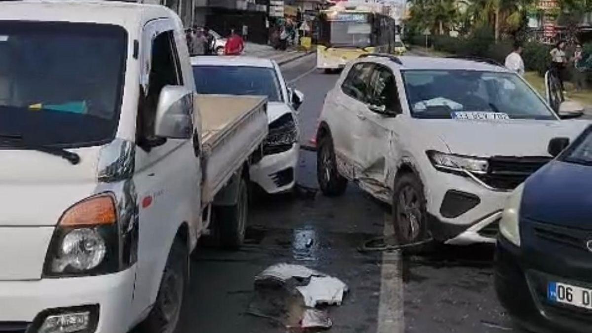 Mersin’de zincirleme kaza: 3 yaralı