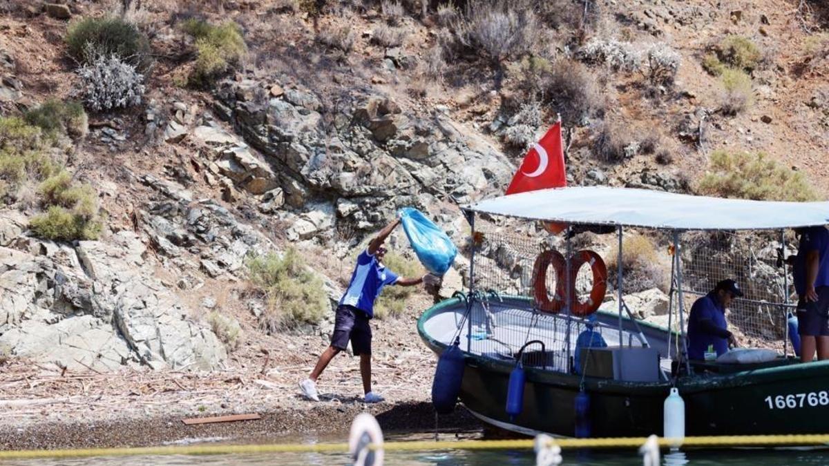 Karayolu ulaşımı yok ama tonlarca çöp var! 11 yılda 306 ton toplandı