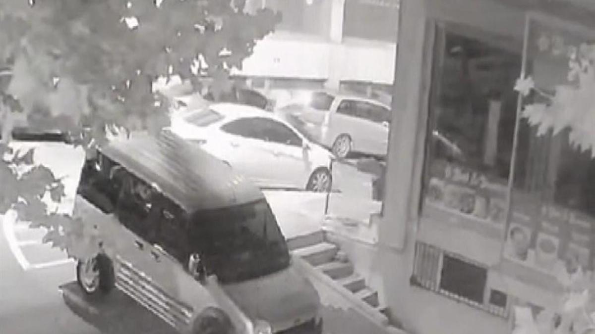 Arnavutköy'de iş yerine silahı saldırı: 2 kişi yakalandı