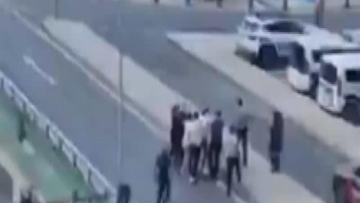 Bayrampaşa'da taksiciden kısa mesafe dayağı: 3 kişiyi darp etti