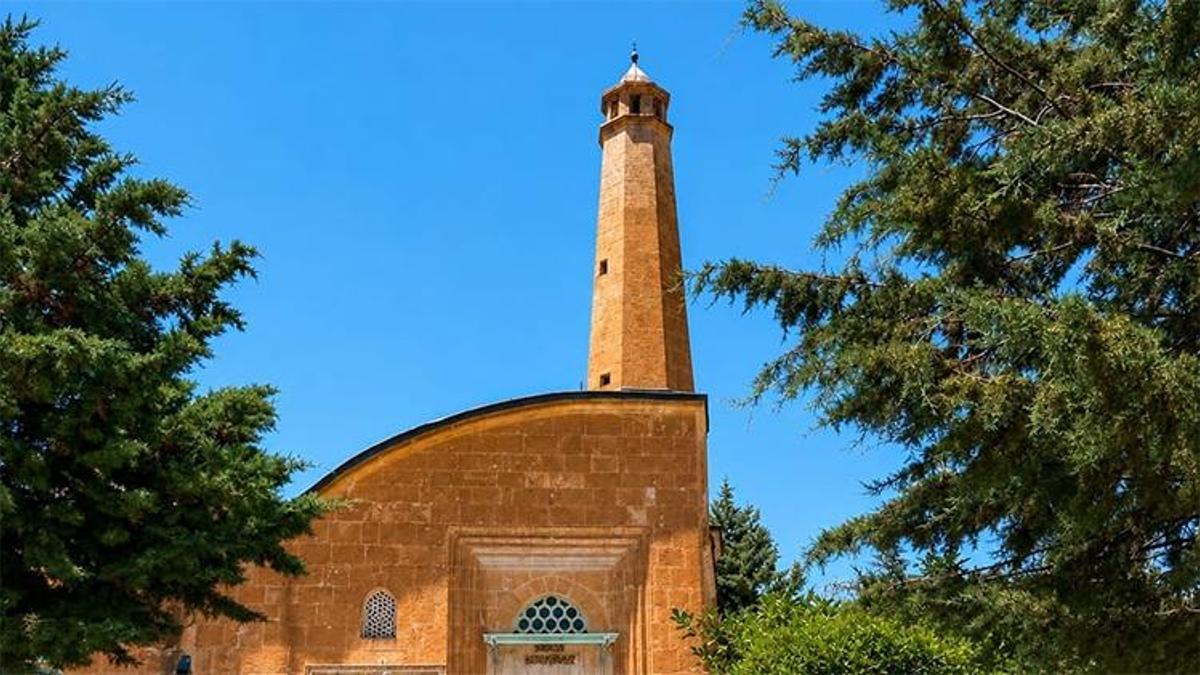 Siirt Tillo'daki tarihi türbe yeniden ziyarete açıldı