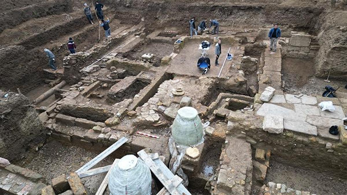 Burhaniye Ören'de heyecan veren keşif! Adramytteion'da Roma villasının eşsiz mozaikleri gün yüzüne çıktı