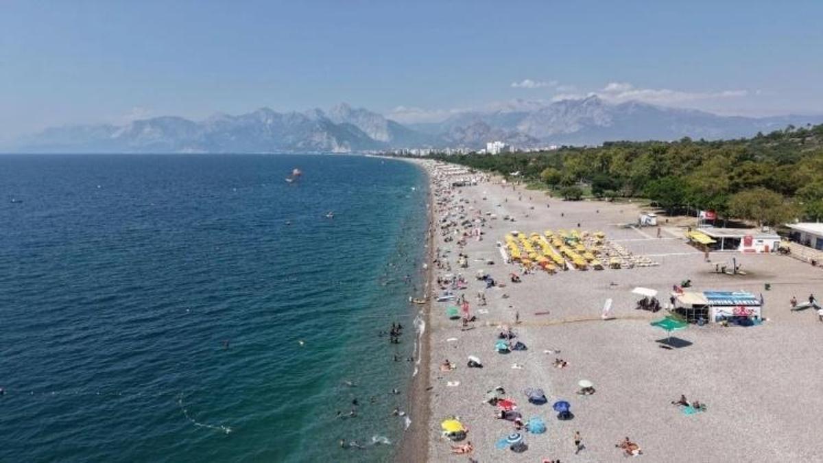 Bilim insanları Konyaaltı Sahili'nde çözdü: Sınır değer bu yaz aşıldı