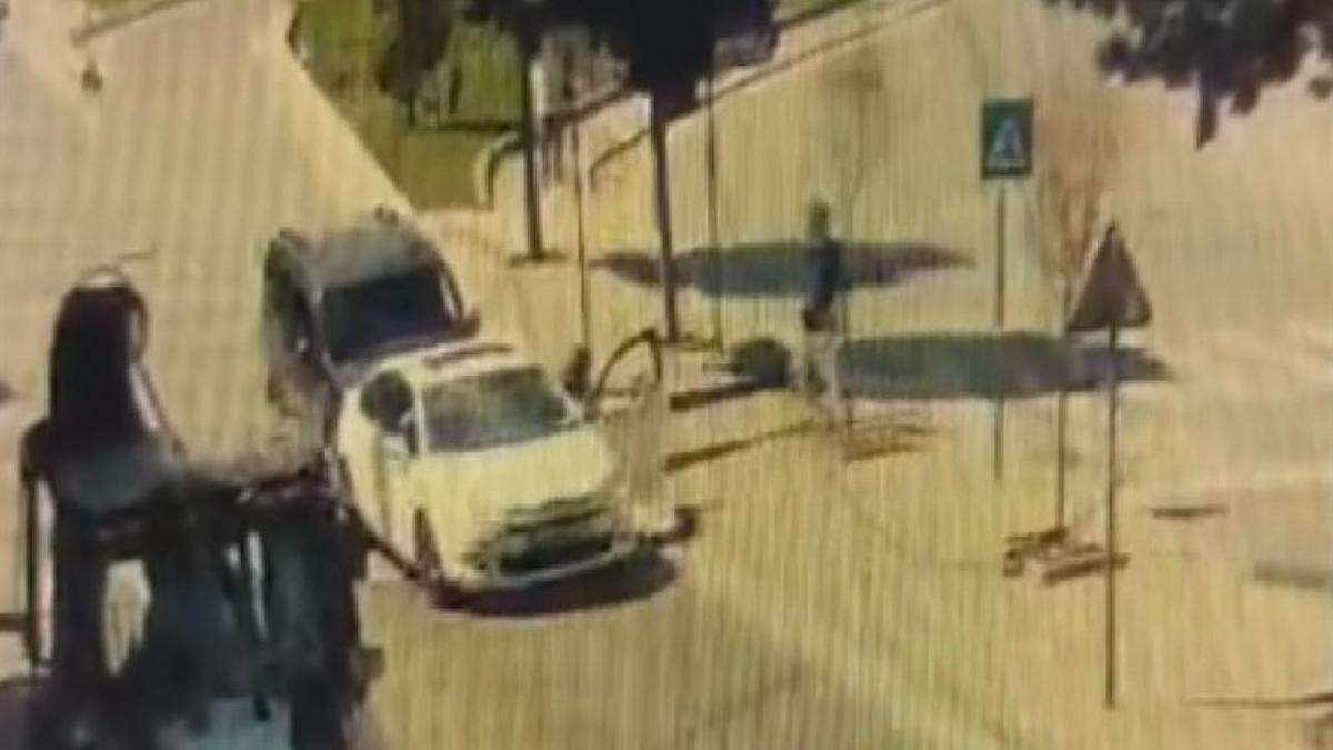 Yolun karşına geçen yayaya kızdı: Araçtan inip darp edince cezası da hemen kesildi