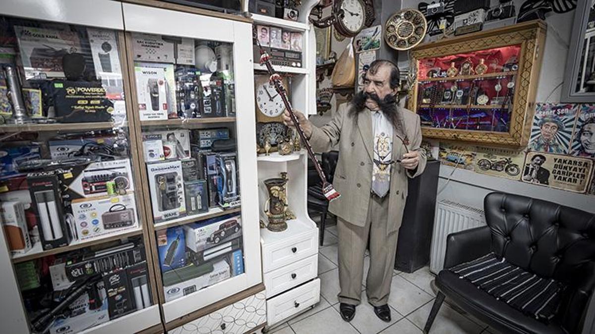 Erzurumlu berber 70 yıldır sakallarını kesmedi! Şimdi tek bir şarta bakıyor: Çıkarsa veda edecek!