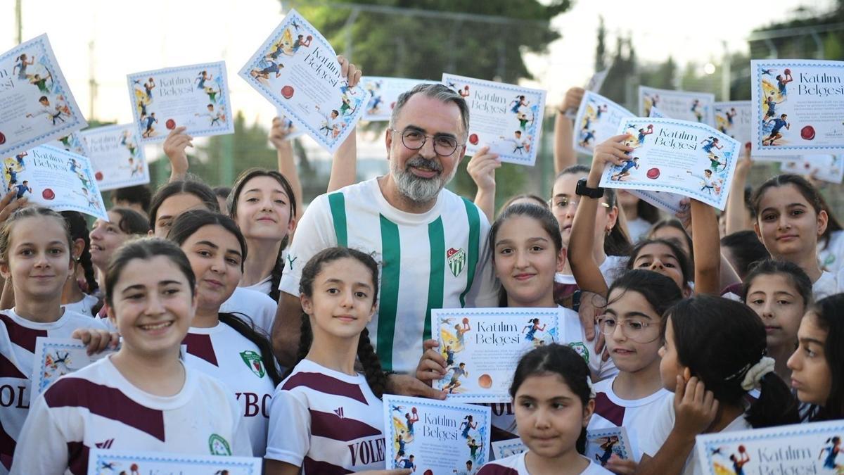 Kestel Belediyesi’nin ‘Yaz Spor Okulları’ sertifika töreniyle sona erdi