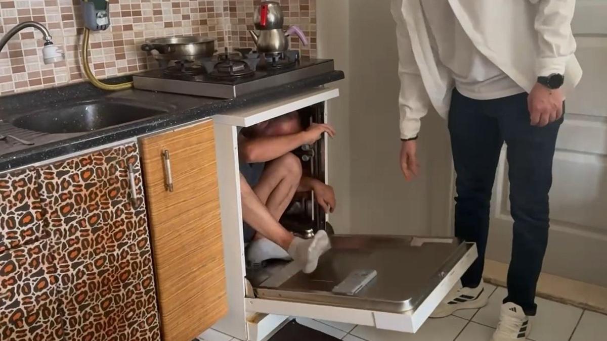 31 yıl hapis cezasıyla aranıyordu, bulaşık makinesinde saklanırken yakalandı