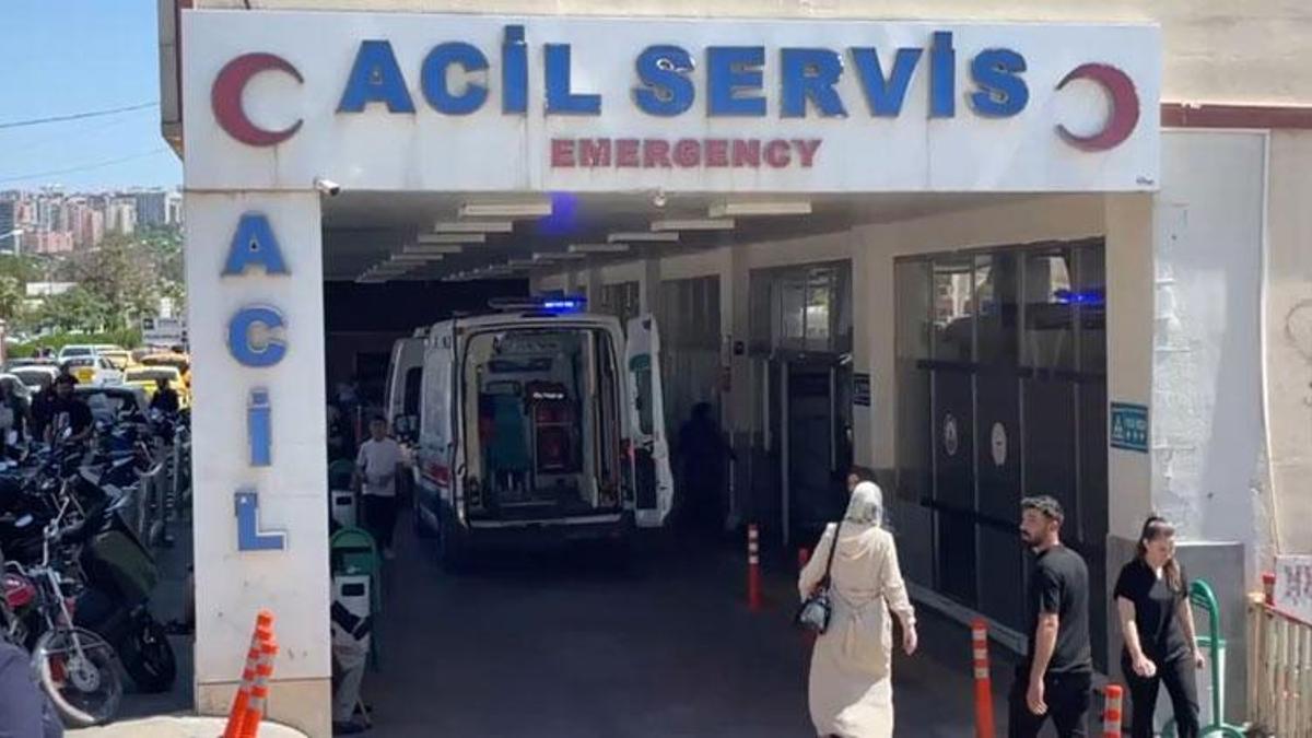 Minibüs, TIR’a arkadan çarptı 2 kişi hayatını kaybetti
