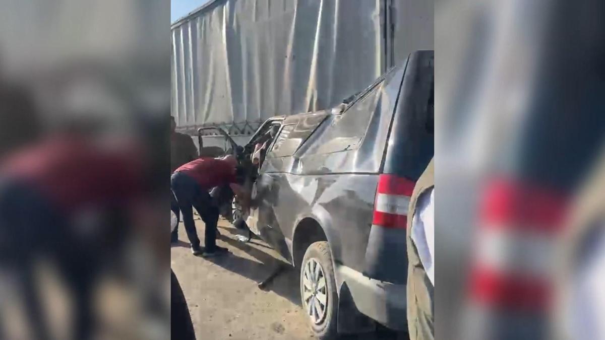 Şanlıurfa’da minibüs, TIR’a arkadan çarptı: 2 ölü, 2 ağır yaralı