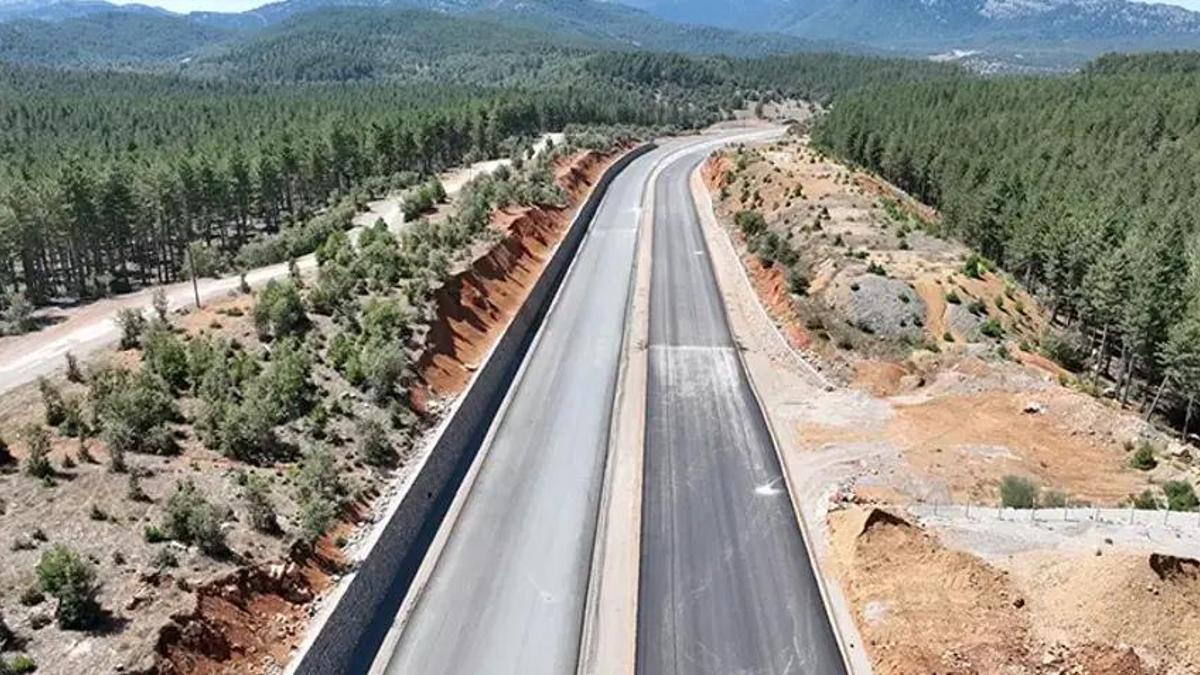 Konya-Antalya arası seyahat süresi kısalacak! Bakan Uraloğlu müjdeyi verdi