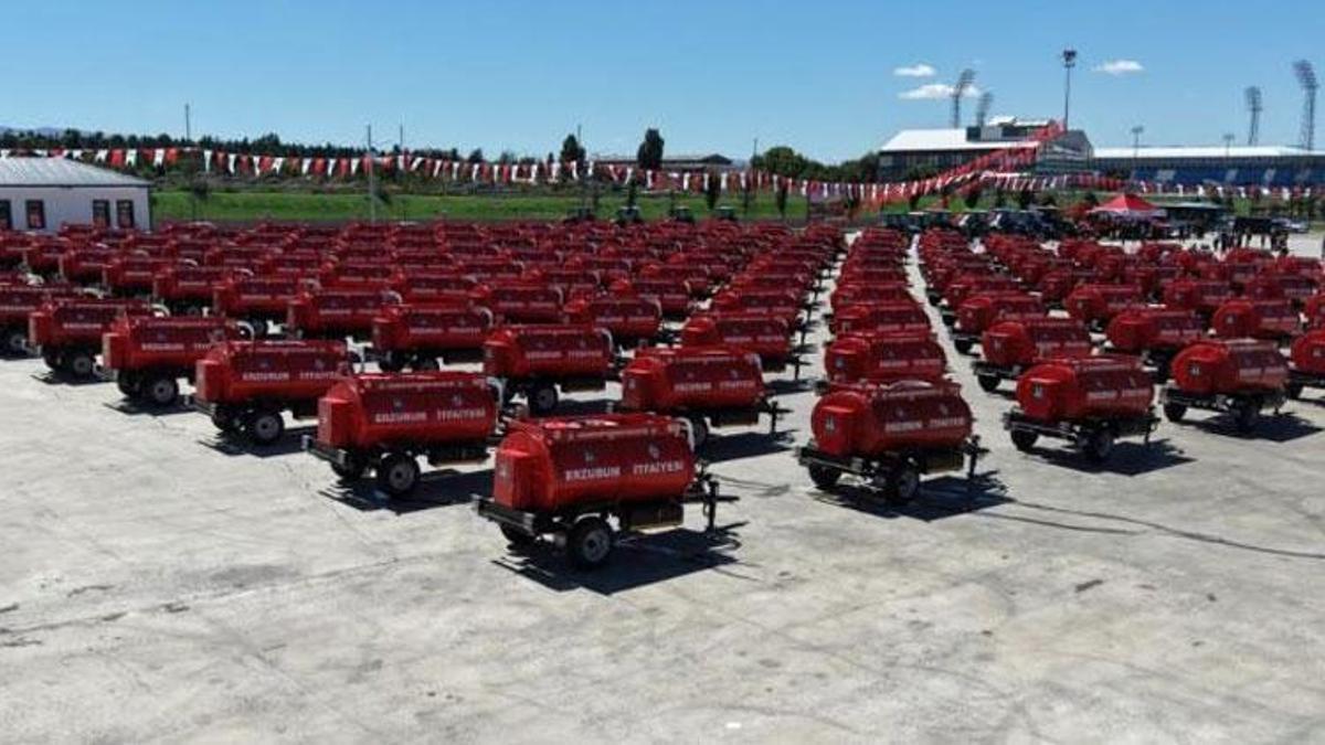 Büyükşehir’den Erzurum’a dev bir yatırım! 150 tanker muhtarlara teslim edildi