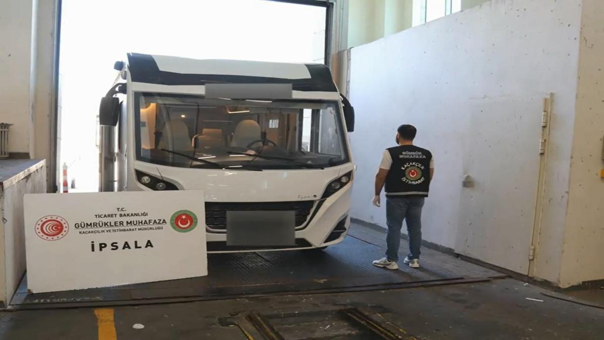 Edirne İpsala Gümrük Kapısı'nda 387 kilo uyuşturucu ele geçirildi