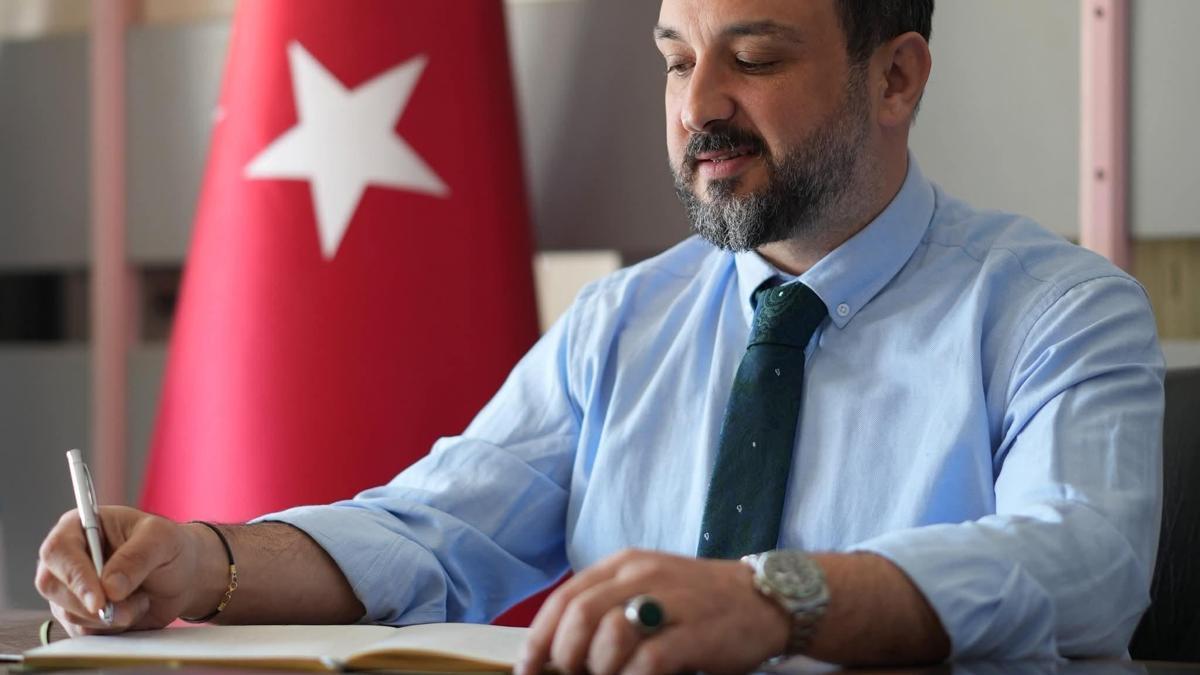 Otomobil ile çarpışan motosikletin sürücüsü yaralandı