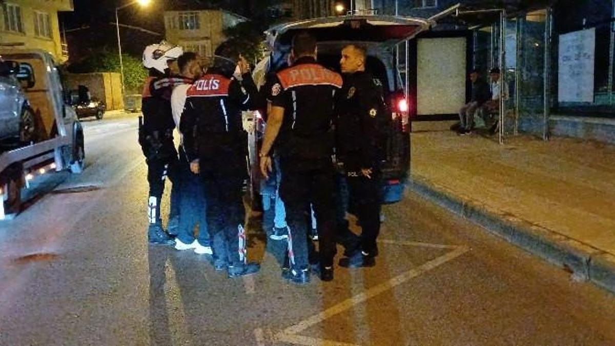 Ehliyetsiz sürücünün aracında 680 uyuşturucu hap ve metamfetamin ele geçirildi