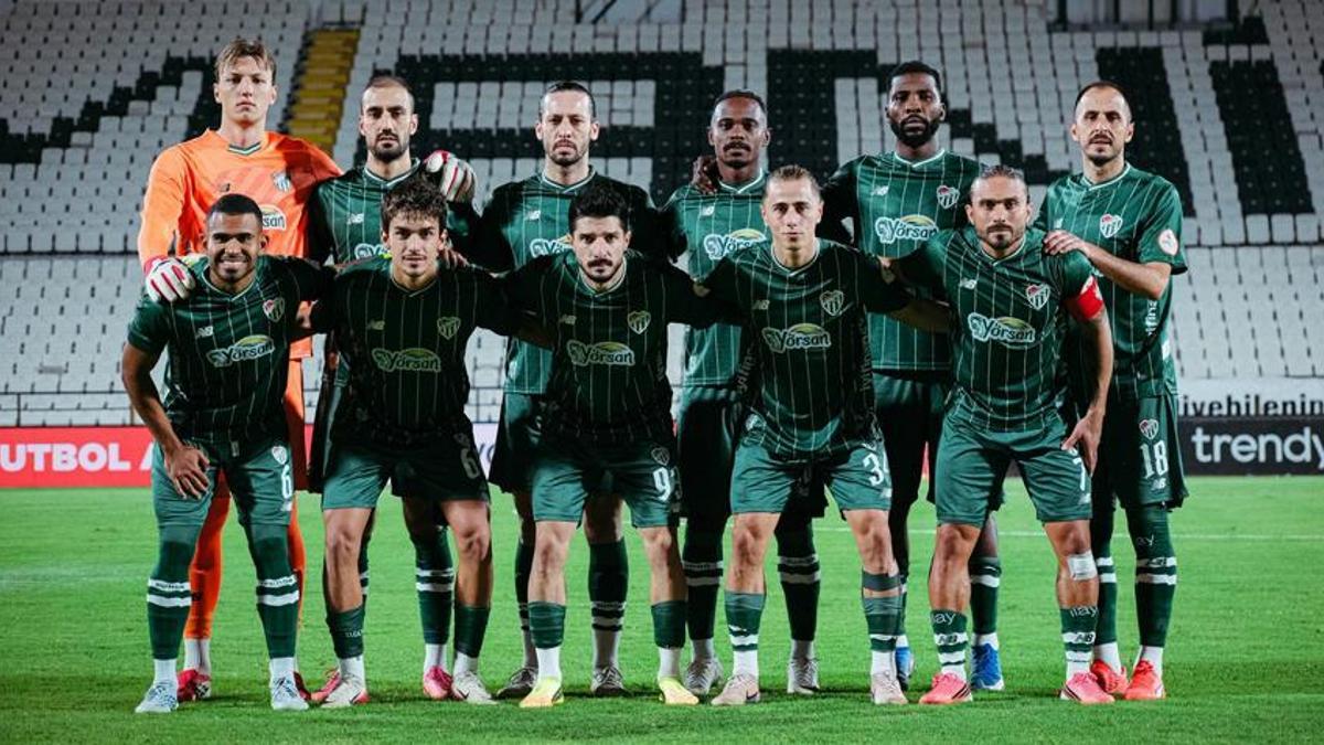Bursaspor boş geçmedi! 12 gol birden zirveyi getirdi