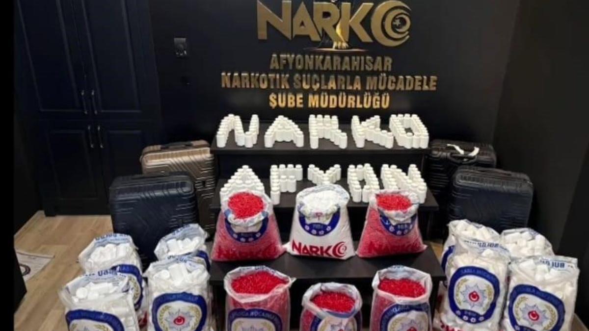 Otomobilden uyuşturucu çıktı