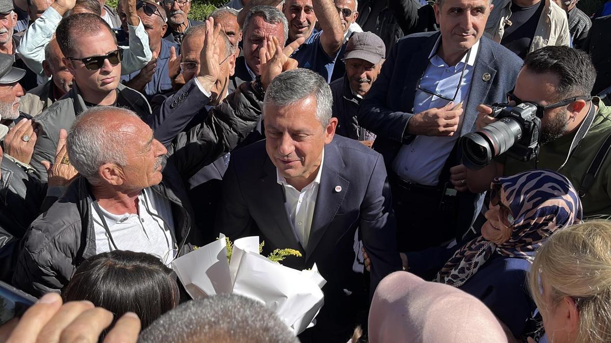 Özel, Ardahan’da kadınlarla buluştu