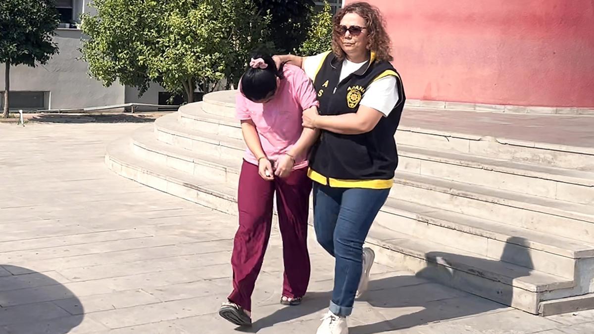 Adana'da toplam 297 yıl hapis cezasıyla aranan çift, villada yakalandı