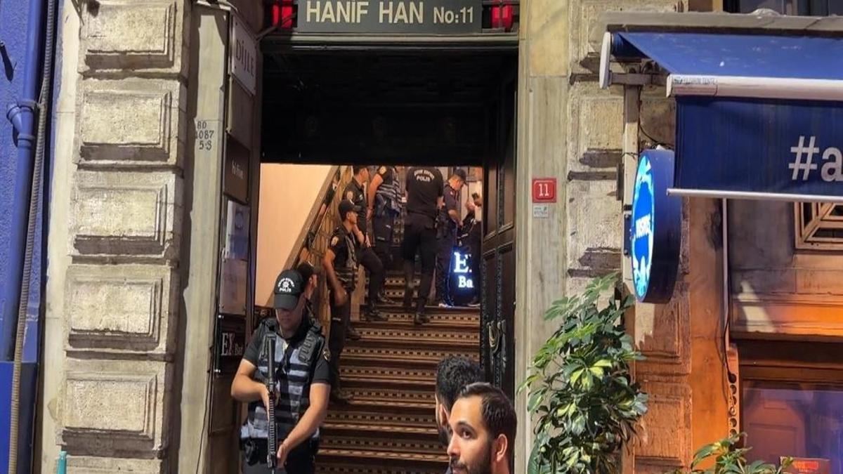 Beyoğlu ve Şişli'de gece denetimi: Onlarca polis katıldı