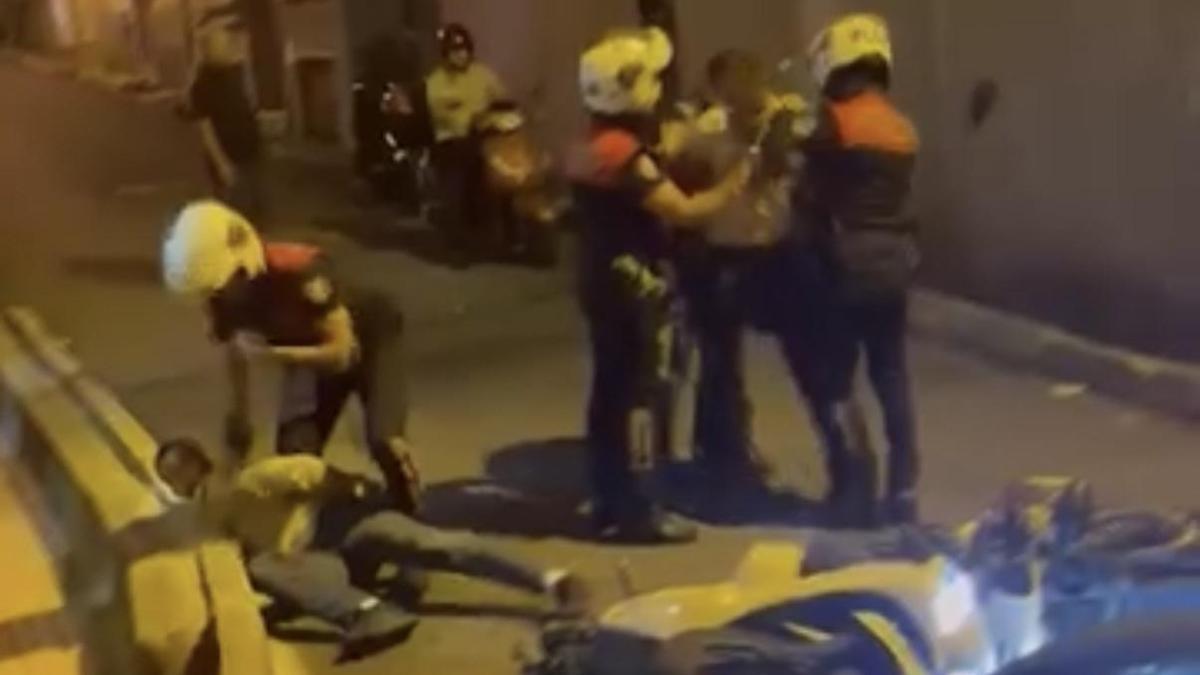 Beyoğlu'nda polisin 'dur' ihtarına uymayan şüpheliler yakalandı: 4 gözaltı