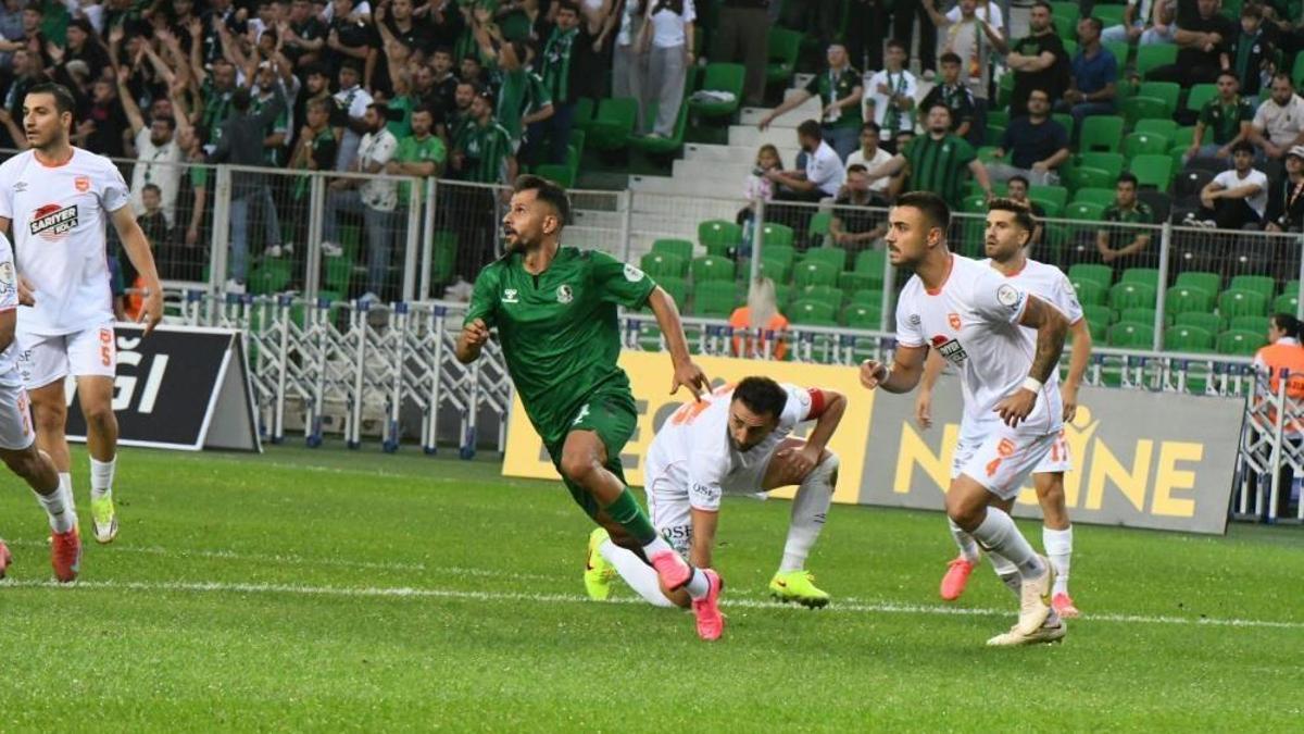 Sakaryaspor - Adana 01 Futbol Kulübü SK: 2- 0 (Maç sonucu - Geniş Maç Özeti)