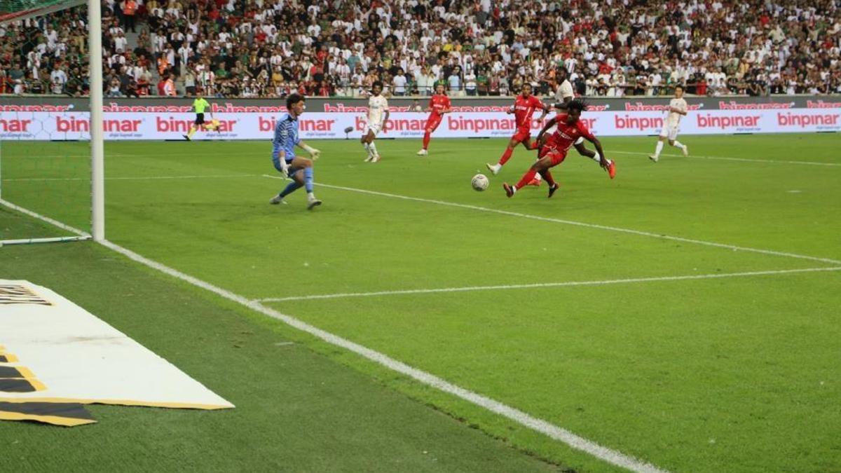 Amedspor - Başakşehir: 5 - 0 (Maç sonucu - Geniş Maç Özeti)