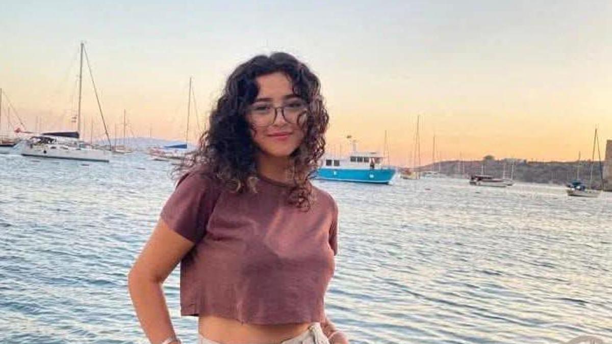 Ağaca çarpan otomobildeki sağlık çalışanı öldü, kardeşi ağır yaralandı