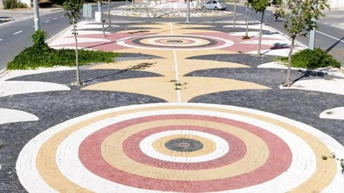 Kayseri'de ilçe girişine yapıldı: Gelenler ilk onu fark ediyor