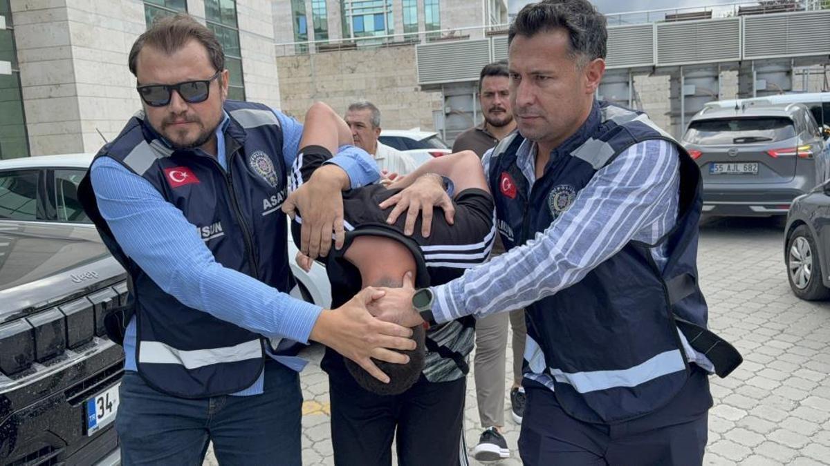 Samsun'da içinde husumetlisi var zannetti! Boş araca kurşun yağdırdı