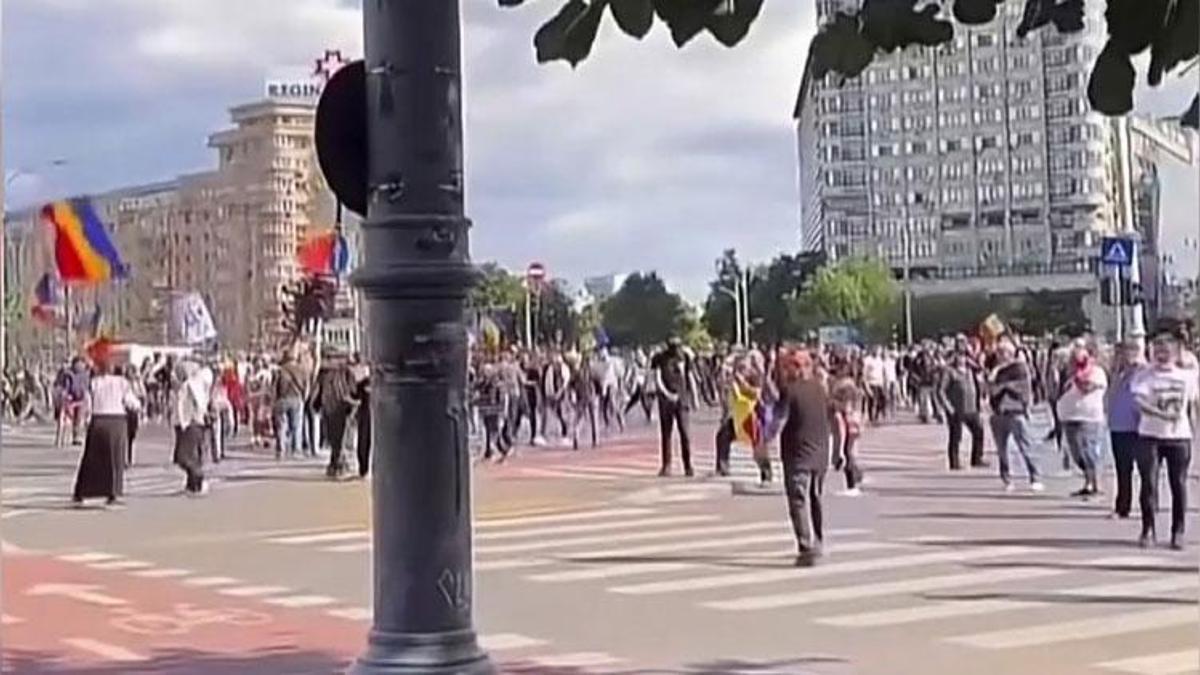 Romanya’da çiftçiler ve besiciler güvenlik güçleriyle çatıştı