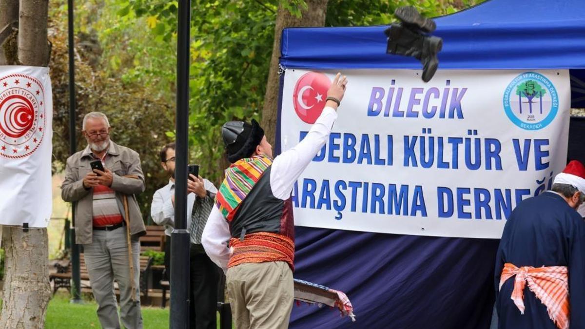 'Pabucu dama atılmak' deyiminin anlamı buradan geliyor
