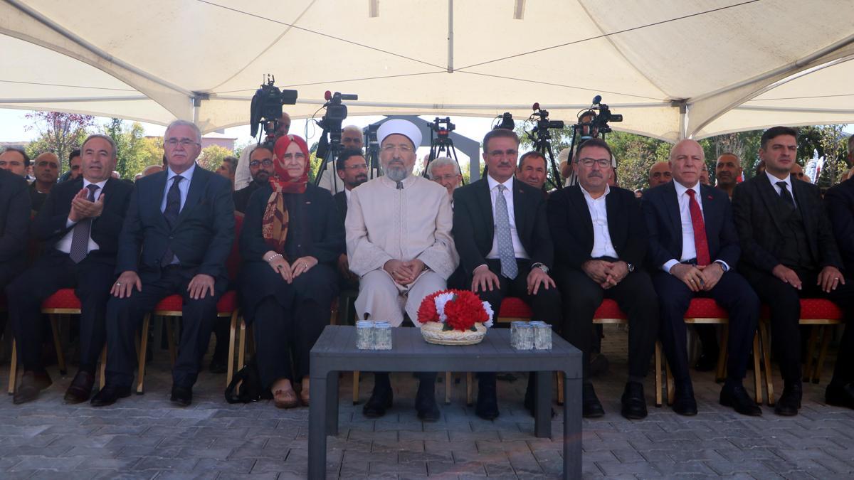 Diyanet İşleri Başkanı Arpaguş, Kur’an Eğitim Merkezi’ni açılışını gerçekleştirdi
