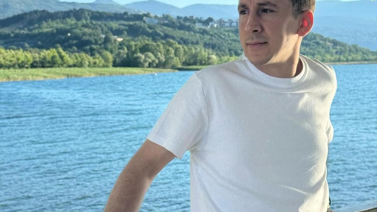 Rahatsızlanıp kaza yapan motosiklet sürücüsü öldü