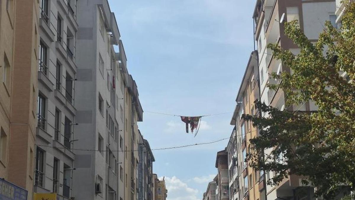 Eskişehirsporlular yırtılmış bayrağı görünce çıldırdı!