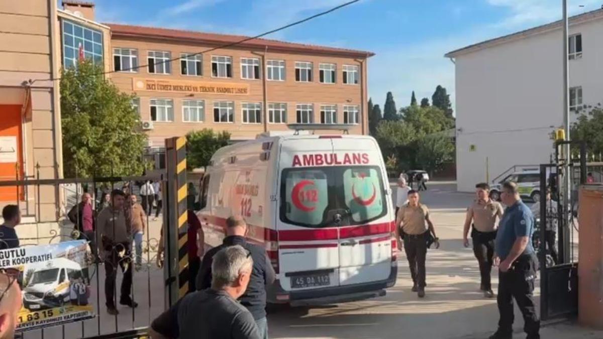 Manisa'da okula silahlı saldırı: Yaralı öğrenciler var