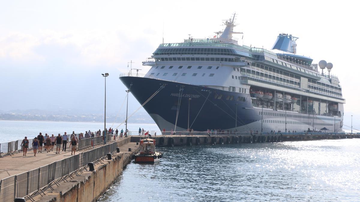 İngiliz turistler kruvaziyerle geldi
