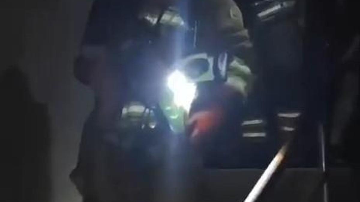 Hatay'da evde çıkan yangında 4 kişi dumandan etkilendi