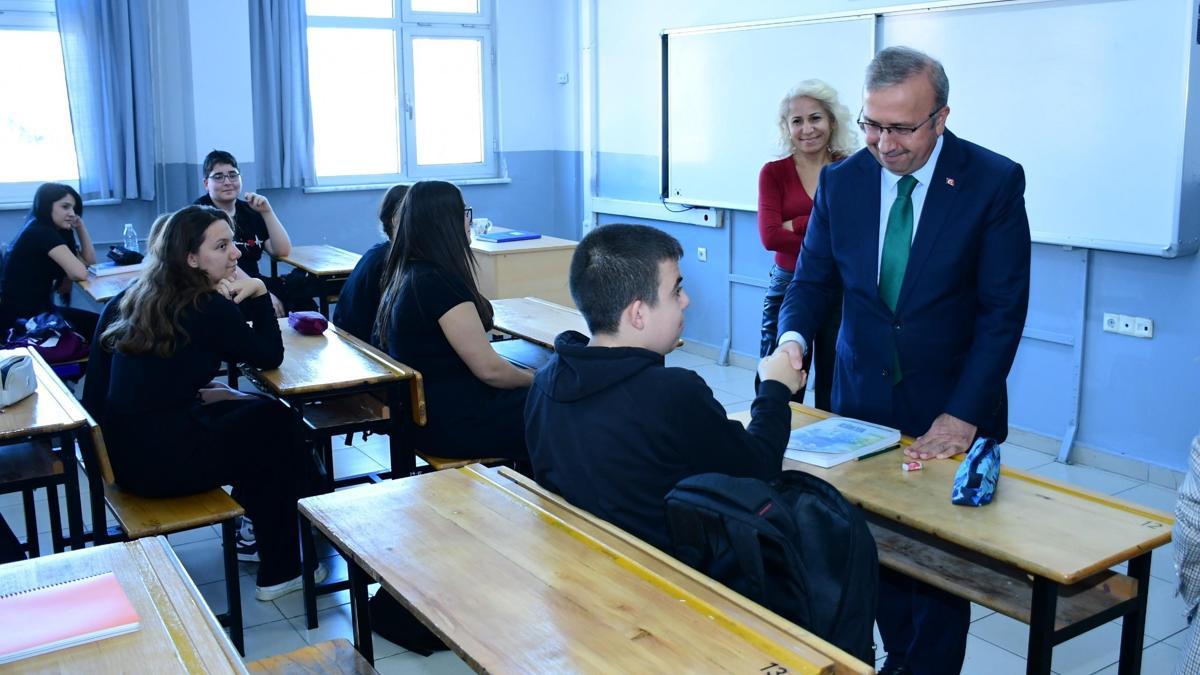 Eskişehir İl Milli Eğitim Müdürü Aydın, öğrencilerle bir araya geldi