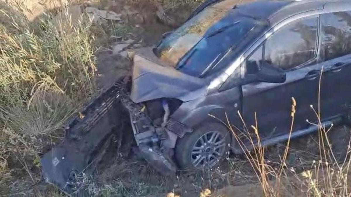 Yüksekova'da iki hafif ticari araç çarpıştı 4 kişi yaralandı