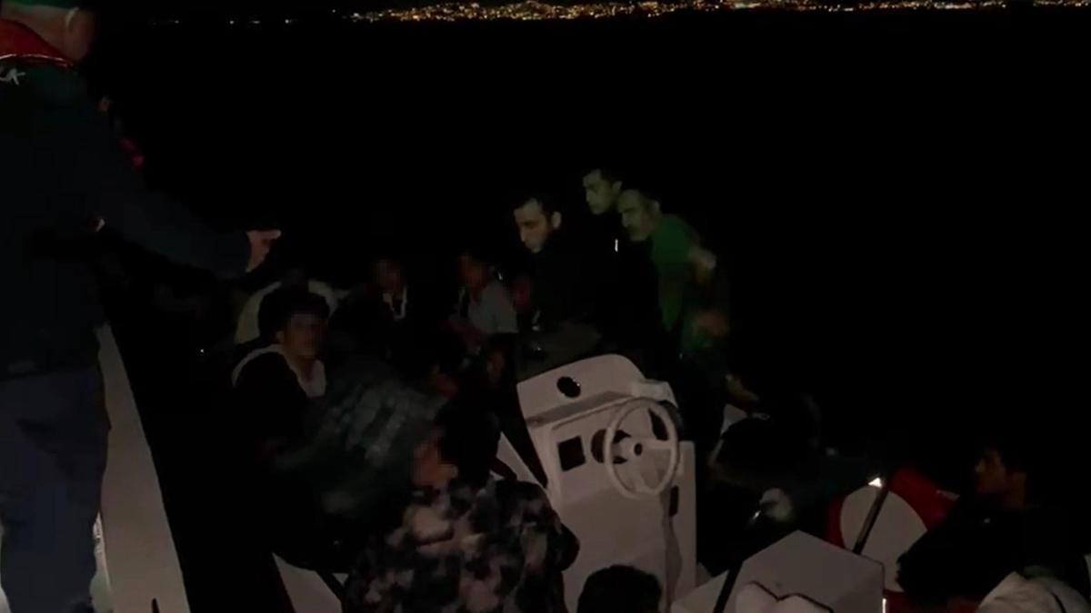 Kuşadası açıklarında 24 kaçak göçmen yakalandı