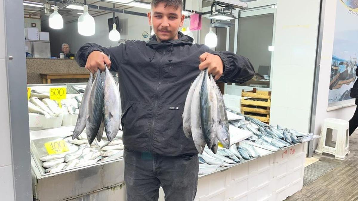 Balık tezgahları en ucuz günlerini yaşıyor! Fiyatı 50 liraya kadar geriledi