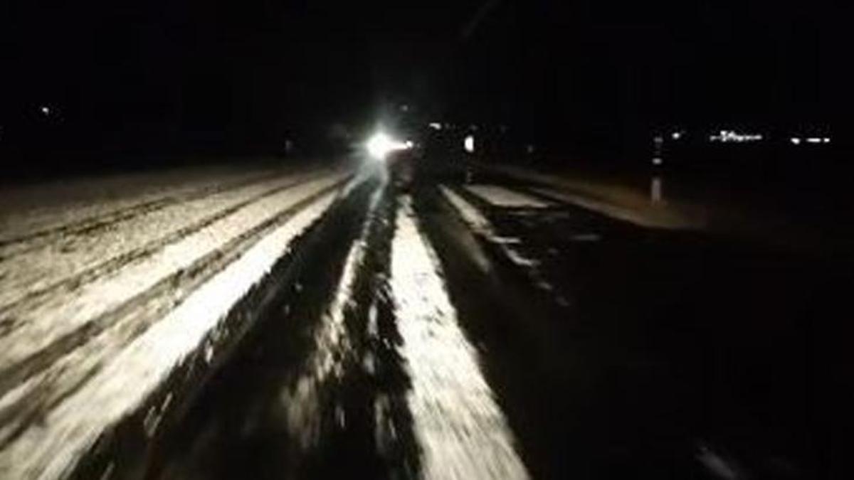 Ardahan'da dolu yağışı! Yollar beyaza büründü