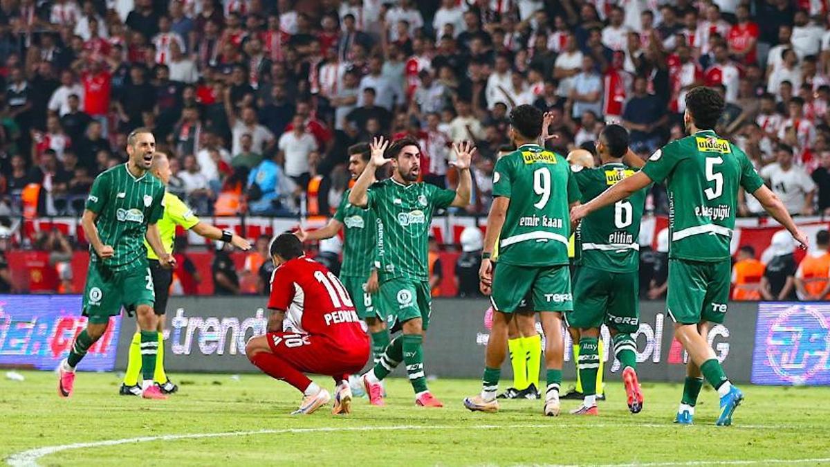 Bursaspor'a izin vermediler, TFF affetmedi