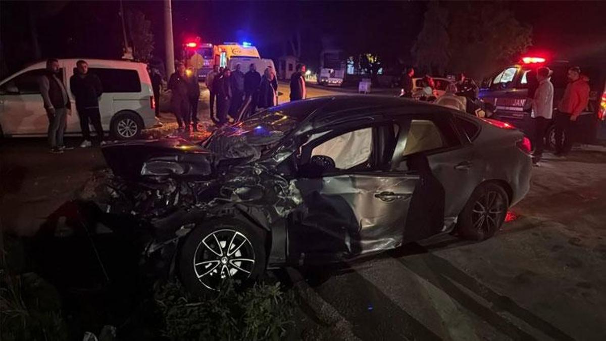 Otomobilin tıra çarpması sonucu 5 kişi yaralandı