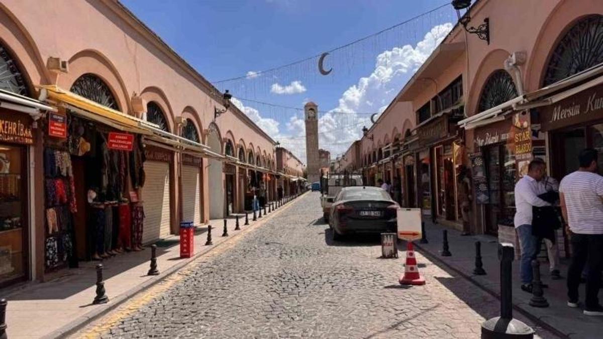 Adana'da geciken karar verildi: Büyük Saat'in çevresinde geçerli olacak