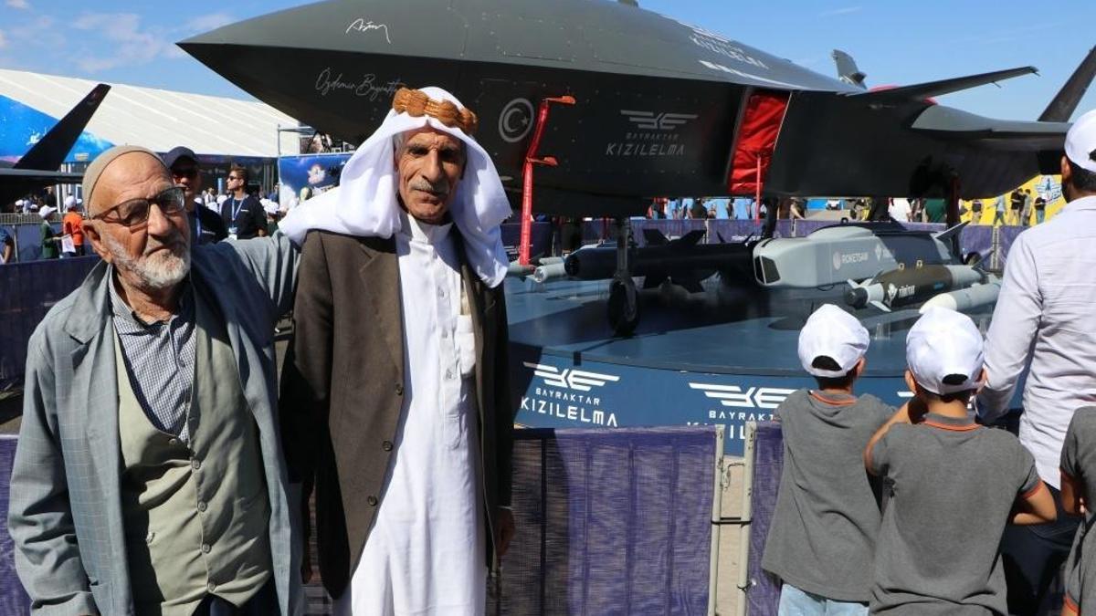 Şanlıurfa'da TEKNOFEST alanında gördüklerine inanamadı: 65 yaşında ilk kez şahit oldu